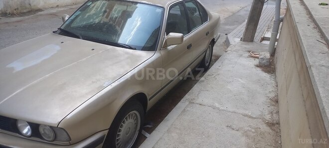 BMW 525 1988, 261,000 km - 2.5 l - Babək
