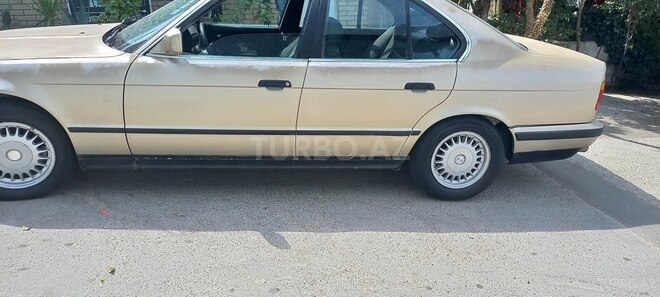BMW 525 1988, 261,000 km - 2.5 l - Babək