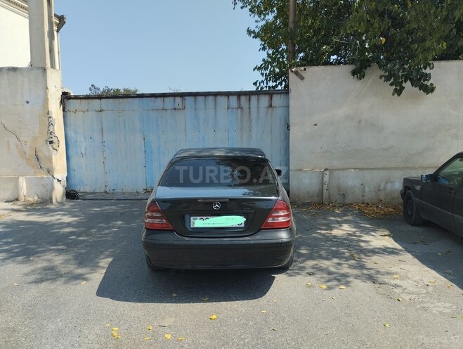 Mercedes C 220 2001, 413,000 km - 2.2 л - Bakı