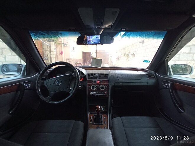 Mercedes C 220 2000, 550,000 km - 2.2 л - Yevlax
