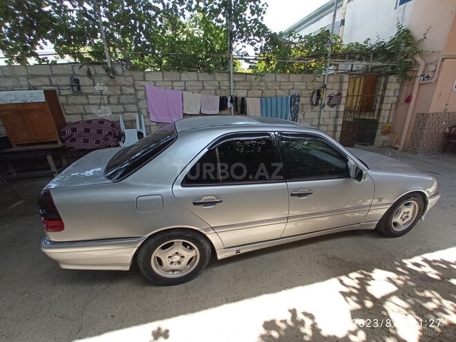 Mercedes C 220 2000, 550,000 km - 2.2 л - Yevlax