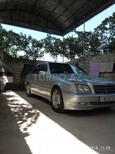 Mercedes C 220 2000, 550,000 km - 2.2 л - Yevlax
