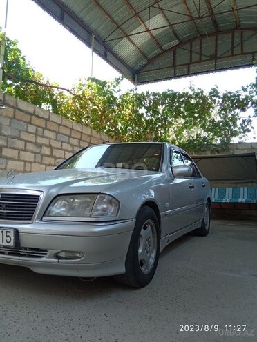 Mercedes C 220 2000, 550,000 km - 2.2 л - Yevlax