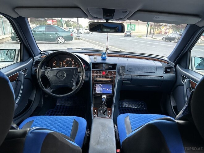 Mercedes C 230 1997, 300,000 km - 2.3 l - Sabirabad