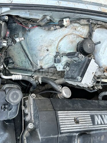 BMW 528 1998, 350,000 km - 2.8 l - Bakı