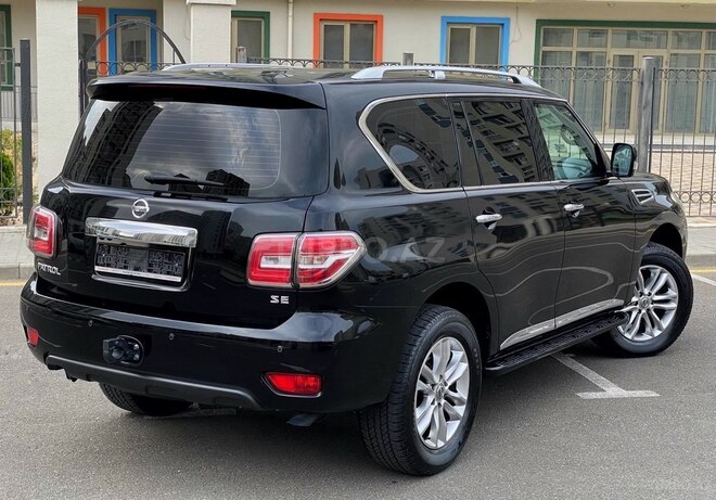 Nissan Patrol 2018, 88,000 km - 4.0 l - Bakı