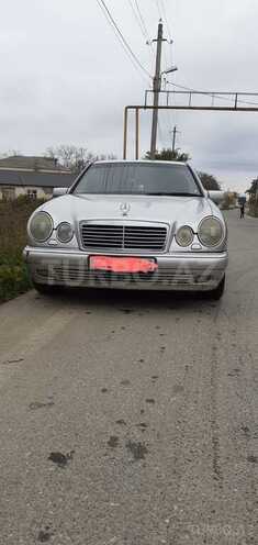 Mercedes E 230 1996, 286,000 km - 2.3 l - Qusar