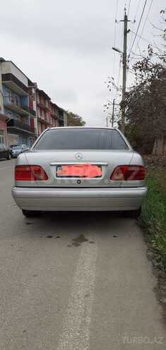 Mercedes E 230 1996, 286,000 km - 2.3 l - Qusar