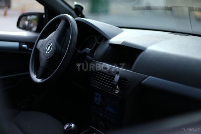 Opel Astra 2005, 195,000 km - 1.4 l - Göyçay