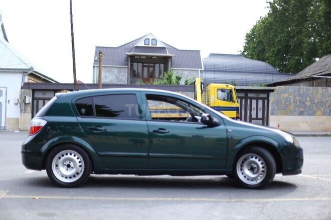 Opel Astra 2005, 195,000 km - 1.4 l - Göyçay