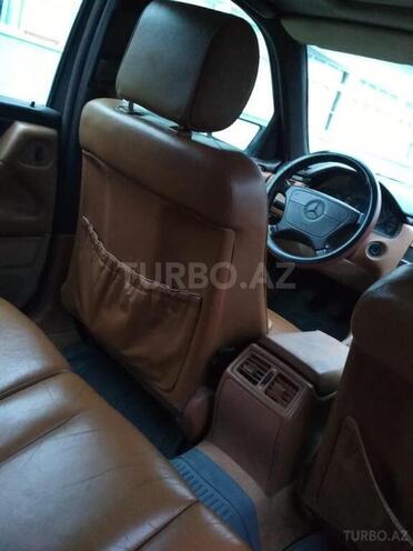 Mercedes E 230 1997, 365,000 km - 2.3 l - Şəki