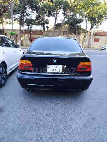 BMW 528 1999, 207,000 km - 2.8 l - Bakı