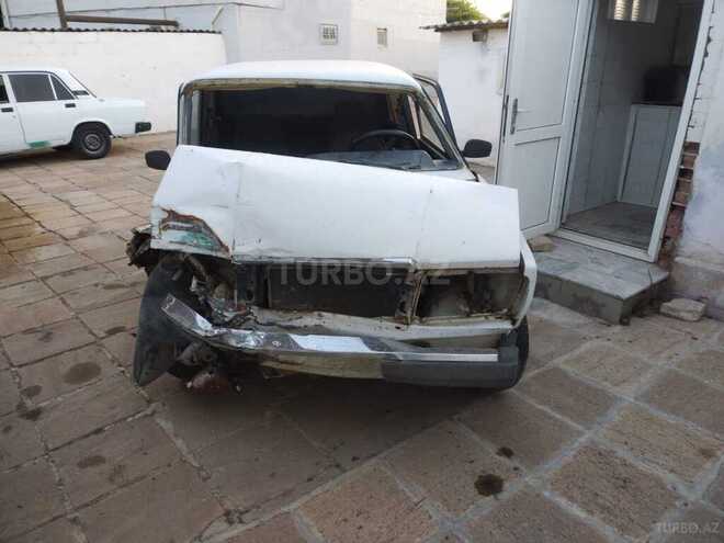 LADA (VAZ) 2107 2001, 134,646 km - 1.6 л - Salyan