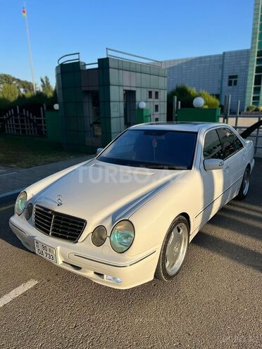 Mercedes E 320 2000, 200,000 km - 3.2 l - Masallı
