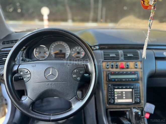 Mercedes E 320 2000, 200,000 km - 3.2 l - Masallı
