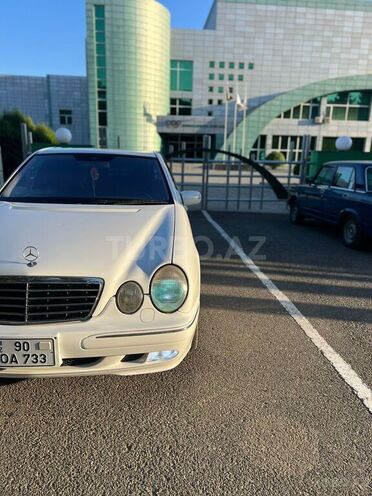 Mercedes E 320 2000, 200,000 km - 3.2 l - Masallı