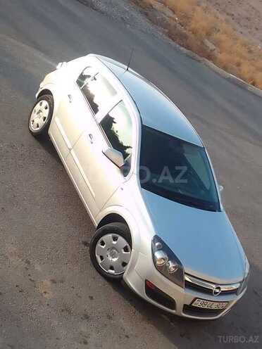 Opel Astra 2006, 298,657 km - 1.4 l - Naftalan