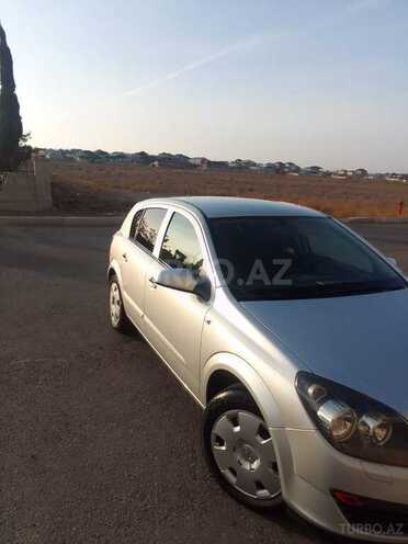 Opel Astra 2006, 298,657 km - 1.4 l - Naftalan