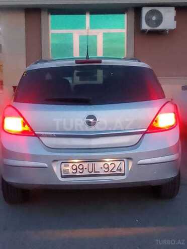 Opel Astra 2006, 298,657 km - 1.4 l - Naftalan