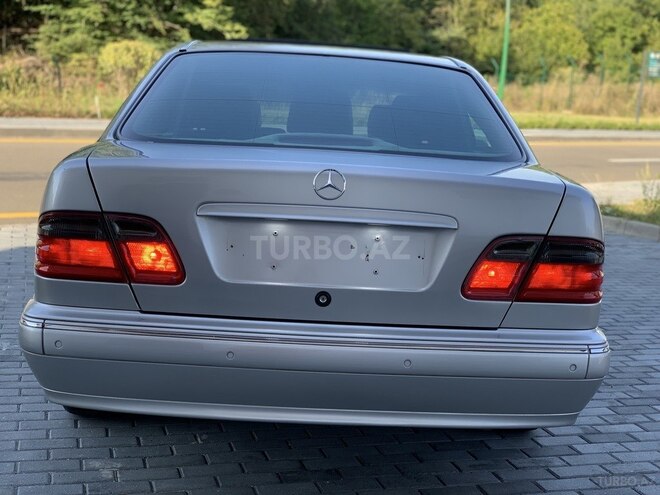 Mercedes E 320 2001, 95,687 km - 3.2 l - Bakı
