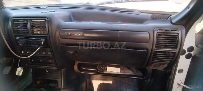 GAZ 3110 1999, 90,000 km - 2.4 l - Quba