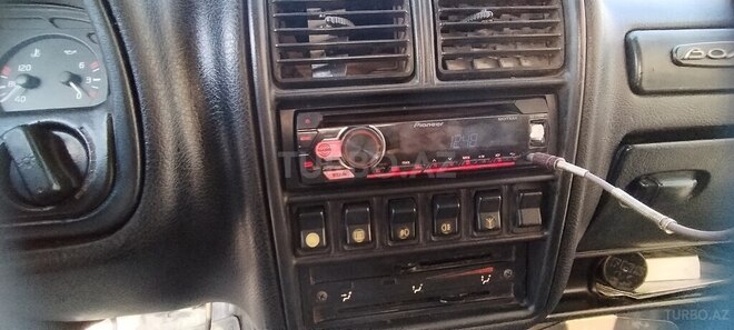 GAZ 3110 1999, 90,000 km - 2.4 l - Quba
