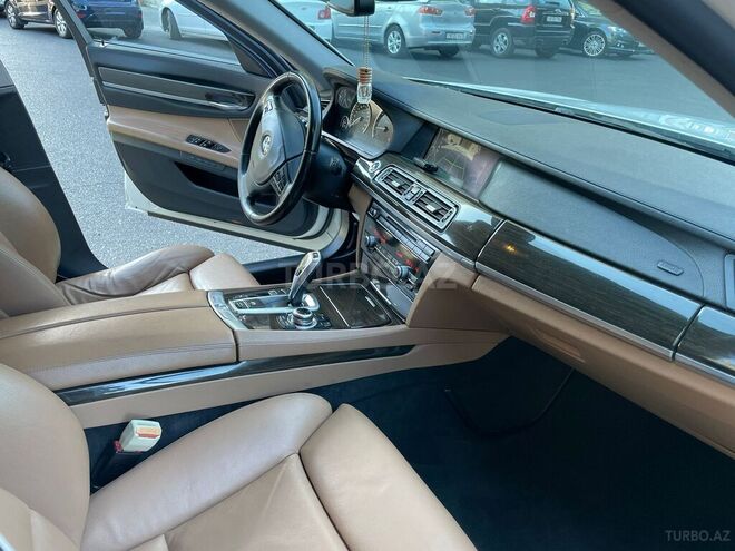 BMW 730 2011, 298,000 km - 3.0 л - Bakı