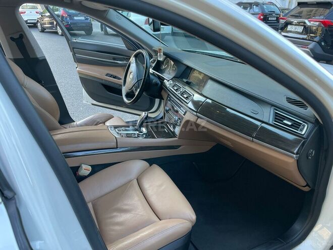 BMW 730 2011, 298,000 km - 3.0 л - Bakı