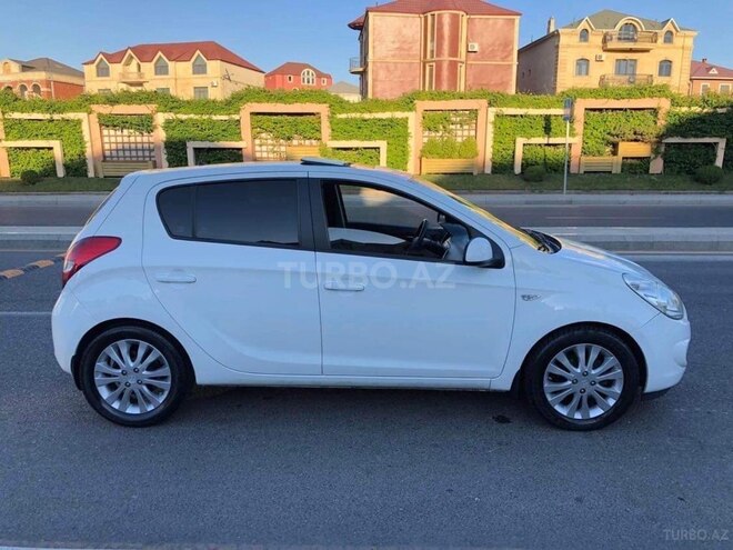 Hyundai i20 2009, 208,000 km - 1.6 l - Bakı