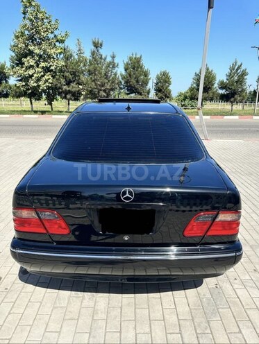 Mercedes E 220 2000, 350,000 km - 2.2 l - Bakı