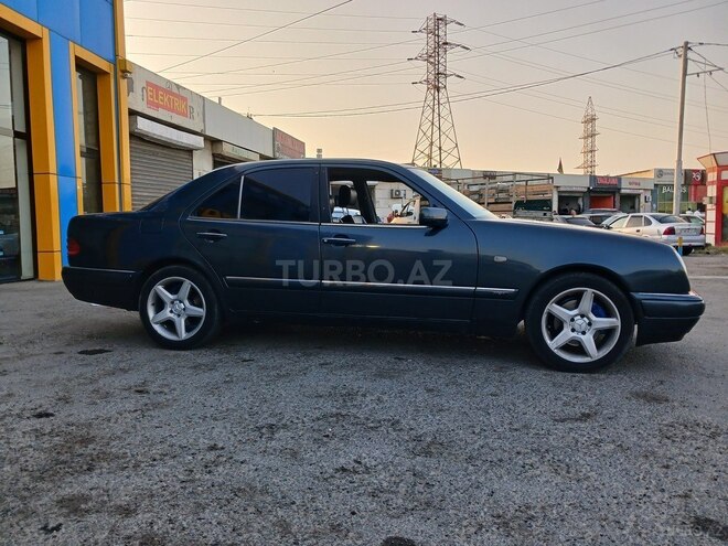 Mercedes E 320 1997, 220,000 km - 3.2 l - Bakı