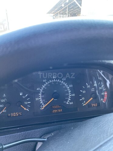 Mercedes C 230 1998, 294,000 km - 2.3 l - Bakı