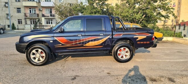 Mitsubishi L200 2005, 200,000 km - 2.5 l - Bakı