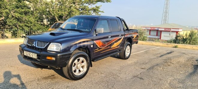 Mitsubishi L200 2005, 200,000 km - 2.5 l - Bakı