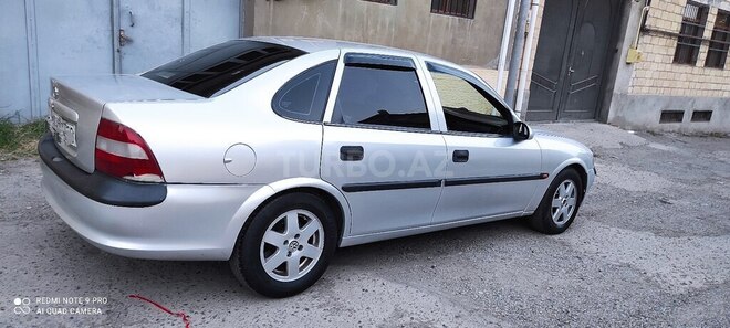 Opel Vectra 1997, 230,000 km - 1.6 l - Gəncə