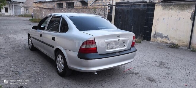 Opel Vectra 1997, 230,000 km - 1.6 l - Gəncə