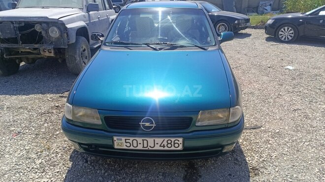 Opel Astra 1996, 365,000 km - 1.6 l - Bakı