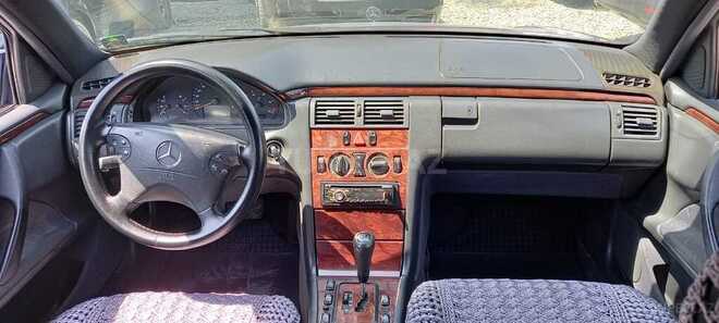 Mercedes E 220 2000, 328,681 km - 2.2 л - Gəncə