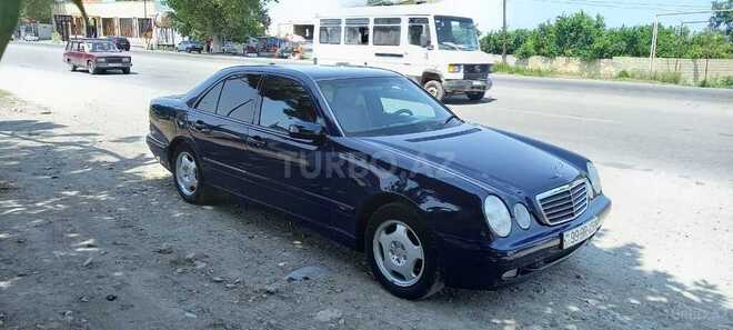 Mercedes E 220 2000, 328,681 km - 2.2 л - Gəncə
