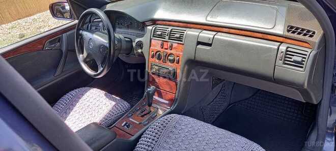 Mercedes E 220 2000, 328,681 km - 2.2 л - Gəncə