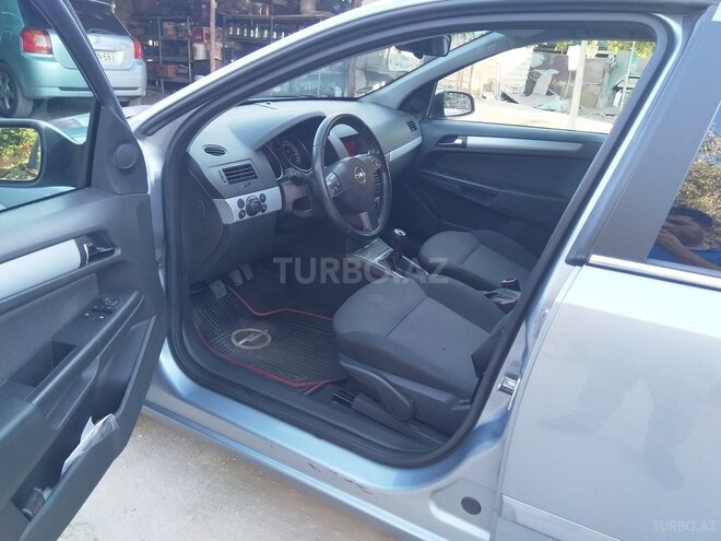 Opel Astra 2006, 215,000 km - 1.4 l - Bakı