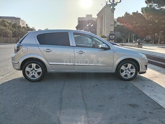 Opel Astra 2009, 142,000 km - 1.4 l - Bakı