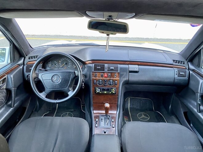 Mercedes E 230 1996, 386,500 km - 2.3 l - Bakı