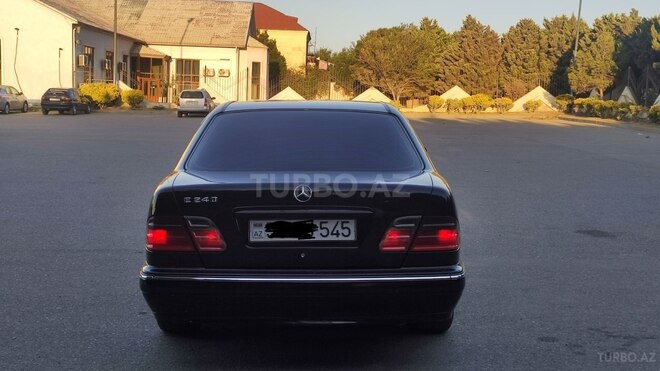 Mercedes E 240 2000, 301,258 km - 2.4 l - Sumqayıt