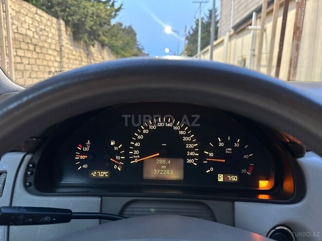 Mercedes E 270 2001, 373,000 km - 2.7 л - Bakı