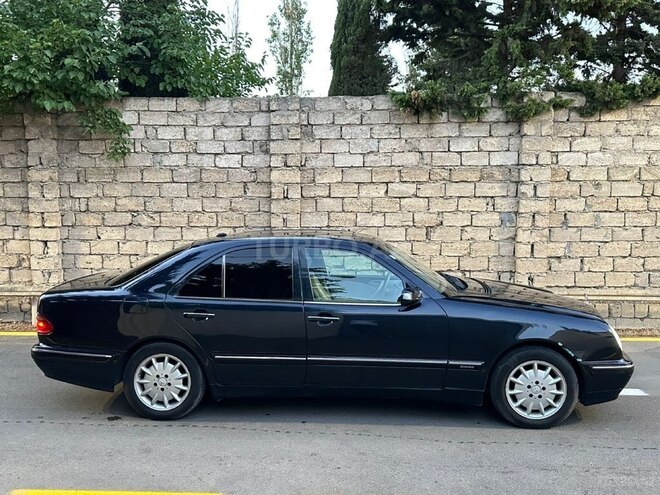Mercedes E 270 2001, 373,000 km - 2.7 л - Bakı