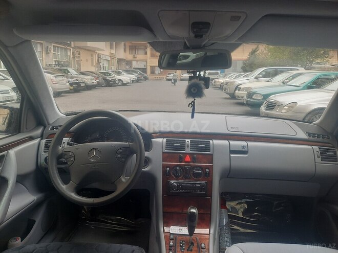 Mercedes E 240 2001, 264,500 km - 2.4 l - Bakı