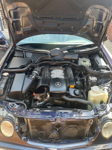 Mercedes E 240 2001, 264,500 km - 2.4 l - Bakı