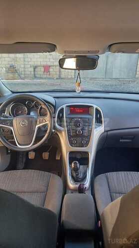 Opel Astra 2011, 213,000 km - 1.4 l - Mingəçevir