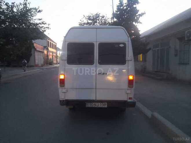 Mercedes 208 D 1993, 300,000 km - 2.5 l - Gəncə
